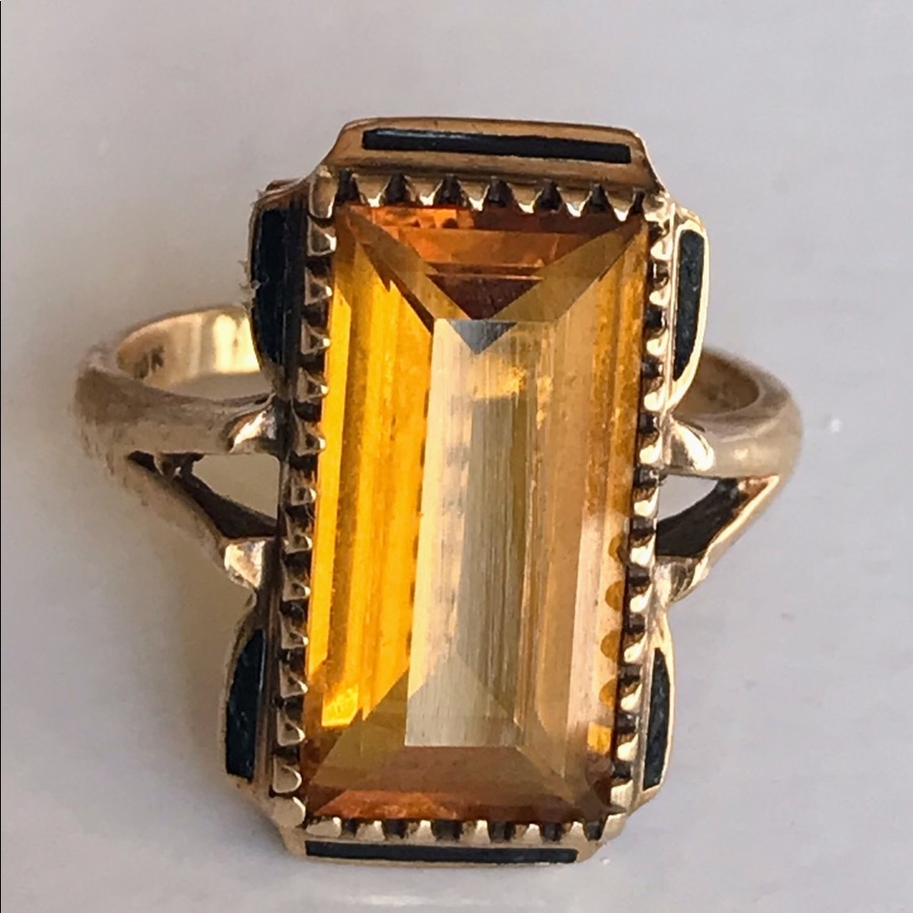 crosby. Gold Ring with Yellow Rectangular Stone and Black Accents